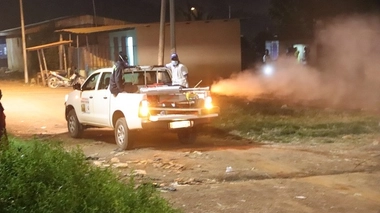 Une campagne de démoustication à Odienné, en Côte d'Ivoire