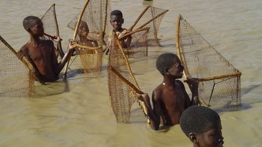 En général, les personnes qui développent la bilharziose ont été en contact avec de l'eau douce contaminée