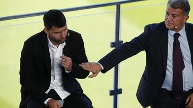 Sergio Agüero avec Joan Laporta 