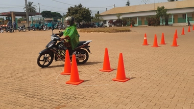 Une participante au stage de formation en action
