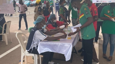 Devant les stades de la Can, les contrôles sanitaires seraient moins fréquents 