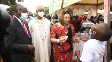 Le Cameroun organise régulièrement des campagnes de déparasitage pour les enfants d'âge scolaire