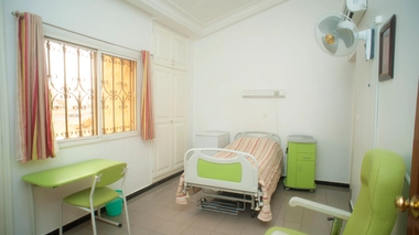 Une chambre de la clinique Medic'Kane, à Dakar