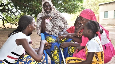 Les grands-mères sensibilisent les plus jeunes