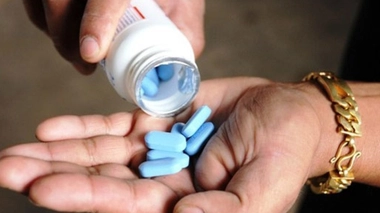 Des médicaments antirétroviraux pour prolonger l'espérance de vie