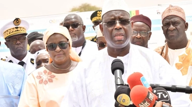 Macky Sall lors de la pose de la première pierre du nouvel hôpital de Tivaouane
