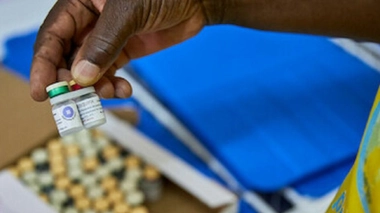 Des doses de vaccin contre le paludisme dans une clinique du Kenya