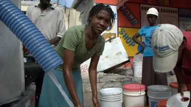La fièvre typhoïde est courante dans les régions où les conditions de salubrité et d’hygiène sont déficientes