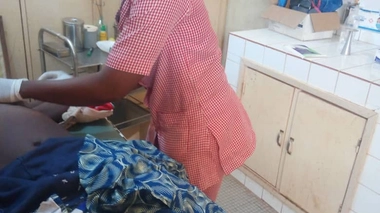 Le dépistage du cancer du sein consiste en un examen clinique des seins et une mammographie