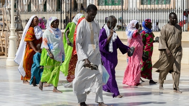 Des pèlerins arrivant à Touba