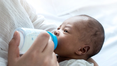 Un bébé né prématurément a des besoins spécifiques