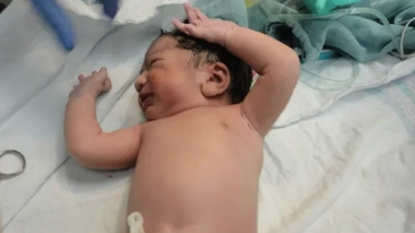 Les bébés nés par césarienne produisent deux fois moins d'anticorps suite à un vaccin 