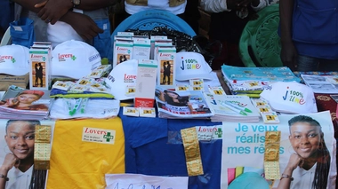 De nombreux jeunes ne connaissent pas les moyens de prévention de la transmission sexuelle du VIH 