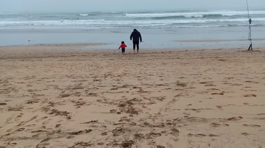 Aquaphobie : comment réconcilier mon enfant avec l’eau ?