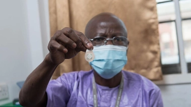 Un patch vaccinal contre la rougeole développé par Micron Biomedical