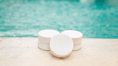 Attention au surdosage de chlore avec les désinfectants de piscine