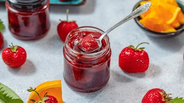 Quatre recettes à faire avec des fraises trop mûres ou abîmées