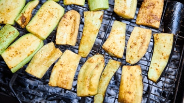 Une cheffe partage ses recettes 100 % végétariennes... à faire au barbecue !