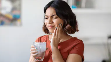 Quelles solutions pour soulager une hypersensibilité dentaire ?