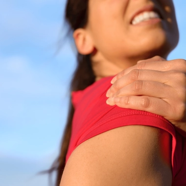 Les tendinites peuvent survenir à l'épaule, au genou, au coude ou encore au talon
