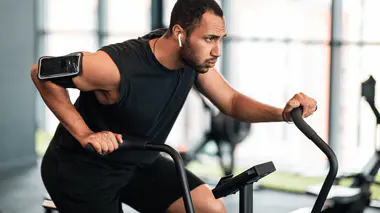 Le vélo éliptique : une bonne idée pour se remettre au sport ?