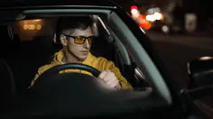 Conduite de nuit : les lunettes jaunes sont-elles efficaces ?