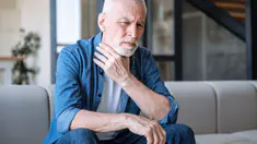 Glaires : faut-il les avaler ou les recracher ?