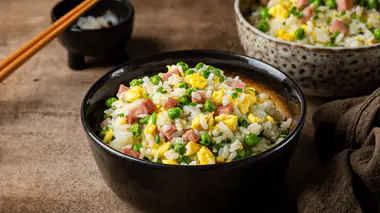 La recette simple et saine de riz cantonais pour remplacer les sachets industriels