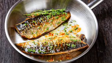 Four, poêle, vapeur... on vous explique comment bien faire cuire votre poisson