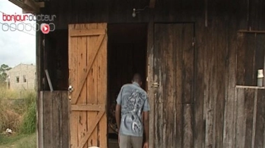 La mystérieuse maladie du hochement de tête tue des enfants en Afrique