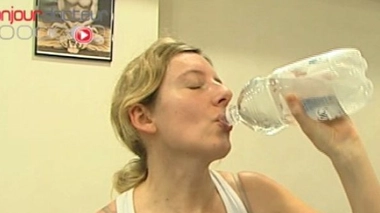 Buvez-vous assez ? La couleur de vos urines peut vous renseigner…