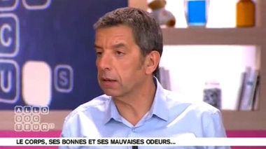 Odeurs corporelles : est-ce que mettre des vêtements de coton diminue la sueur ?