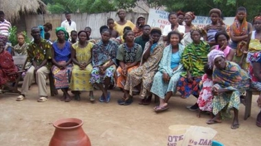 Un anneau vaginal pour se protéger du sida, testé en Afrique