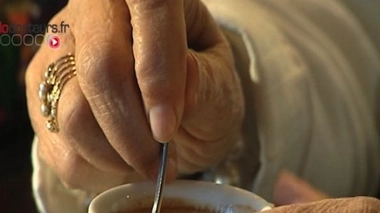 Pour lutter contre l'apparition des troubles cognitifs, mieux vaut donc consommer régulièrement ses 1 ou 2 tasses par jour et ne pas déroger à cette règle.
