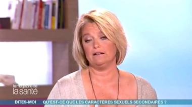 Le plumage légendaire du paon... mâle (© Smileus - Fotolia.com)