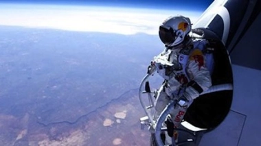Felix Baumgartner : saut de l'extrême réussi... de justesse !
