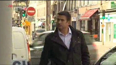 Depuis l'affaire du Mediator, les relations entre médecins et laboratoires font partie des sujets hautement sensibles... - reportage d'Hejer Tliha, Franck Karimalo et Adeline Salapak du 24 octobre 2012