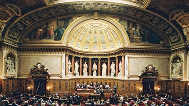 Pass sanitaire : ce que dit la loi adoptée par le Parlement