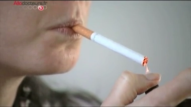 Tabac : à la ménopause, les femmes perdent leurs dents plus que les hommes