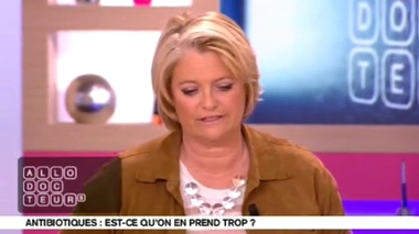 Les otites des enfants sont-elles systématiquement traitées par antibiotiques ?