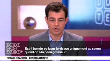 Est-il bon de se laver le visage au savon quand on a la peau grasse ?